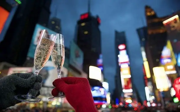 Cocktails in Times Square For New Year