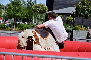 Balance on the mechanical bull