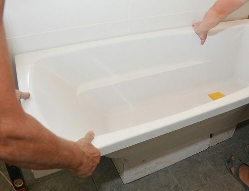 Cost to Install or Replace a Bathtub