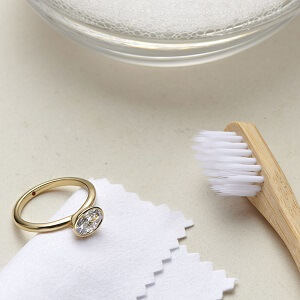 Ring cleaning tool