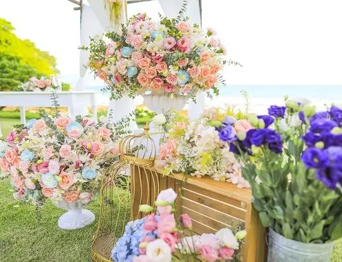 How Much Do Flowers Cost for a Wedding